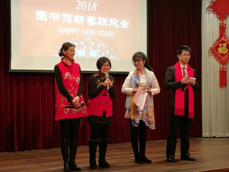 主持人出場1.jpg