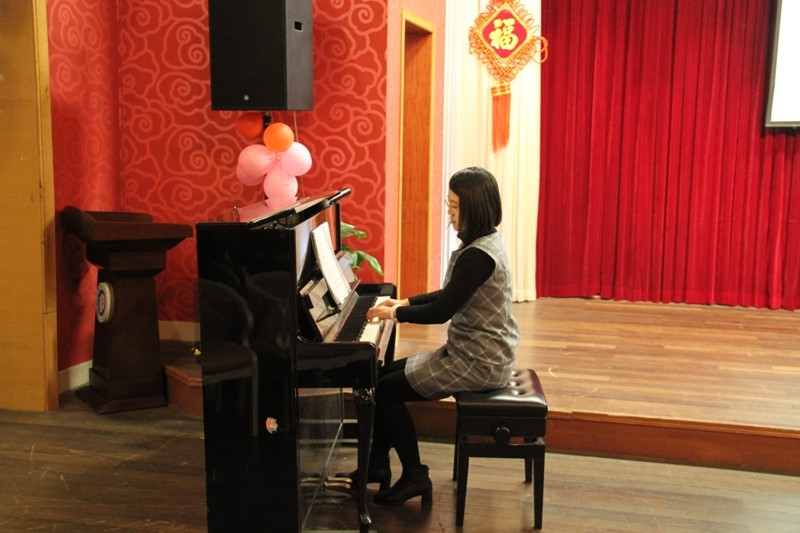 鋼琴演奏-洪湖水浪打浪1.jpg